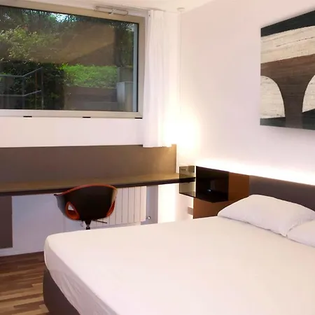 Broletto 5 Minutes From Duomo Appartement *